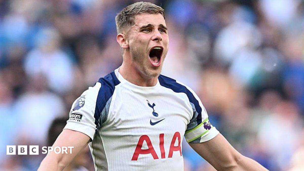 Micky van de Ven of Tottenham Hotspur celebrates his team's goal during the Premier League match between Tottenham Hotspur and Everton at Tottenham Hotspur Stadium