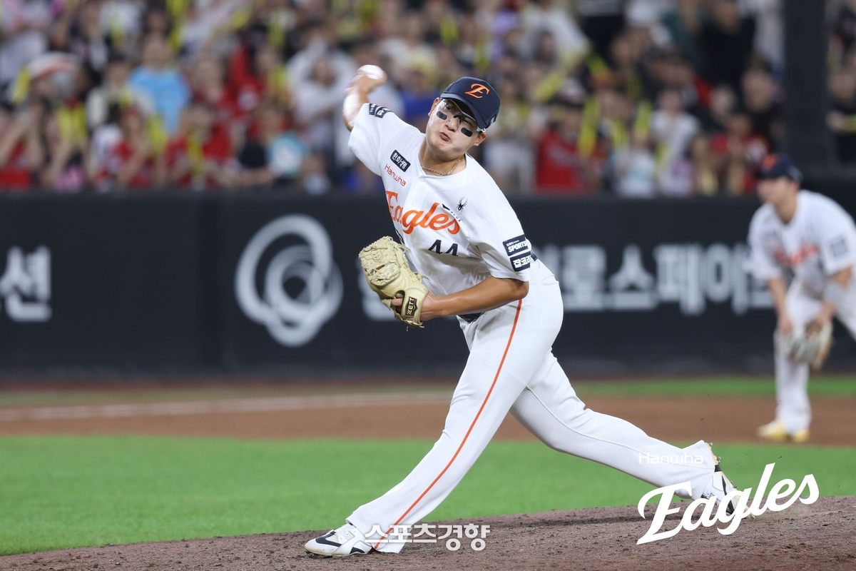 지난 시즌 최고 모습 찾지 못했다, 다시 흔들린 김서현·정우주 어쩌나···1차 지명 불펜 트리오 ‘흔들’, 한화 또 역전패-6연패 충격 원문 대표 이미지