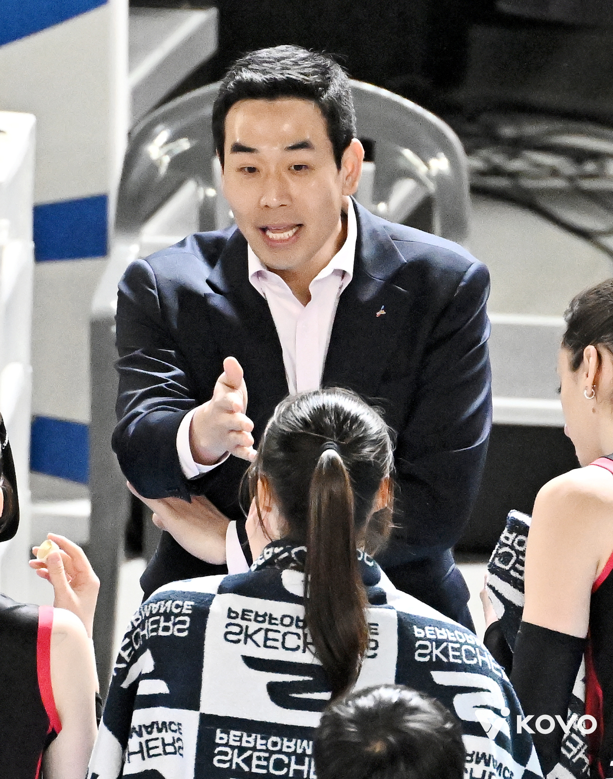 고희진 감독 자진사퇴, 정관장 “팬들께 심려끼쳐 다시 한 번 사과드려” 원문 대표 이미지