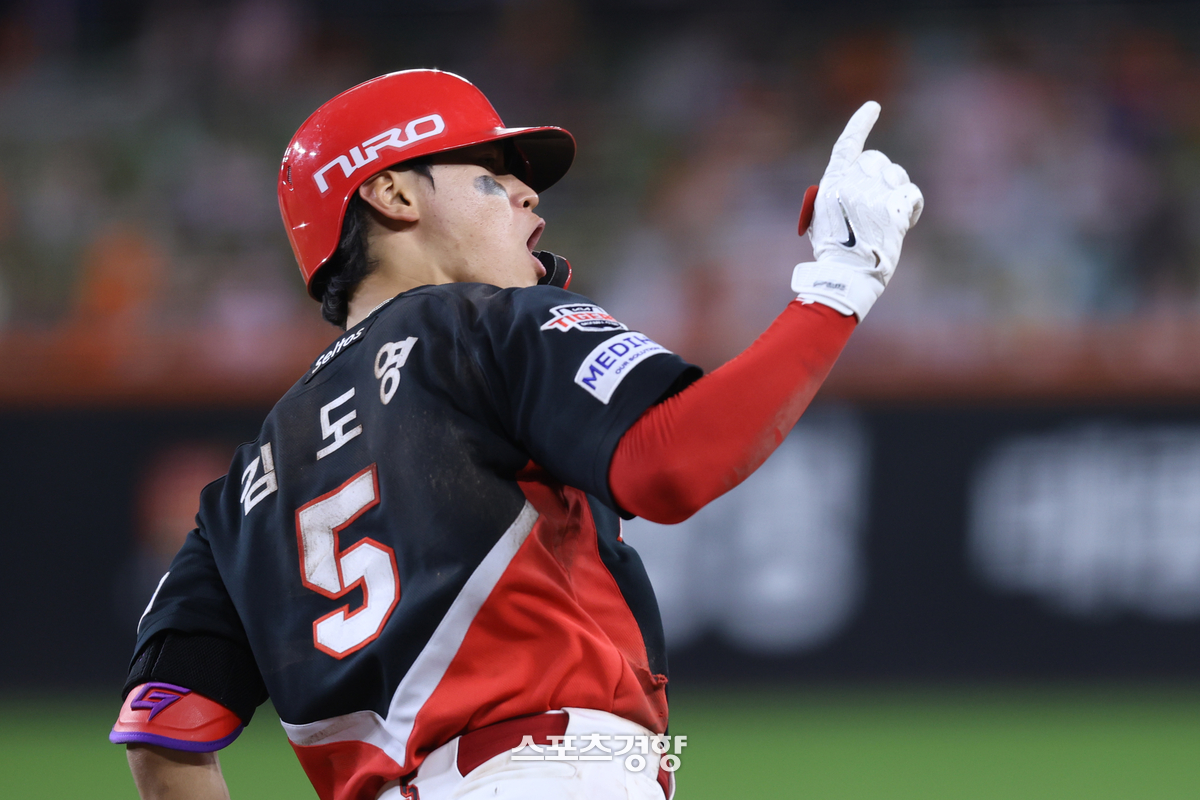 KBO리그 8월 월간 MVP 레이스···김도영·구자욱·페덱·곽빈·최민석 등 8명 경쟁 원문 대표 이미지